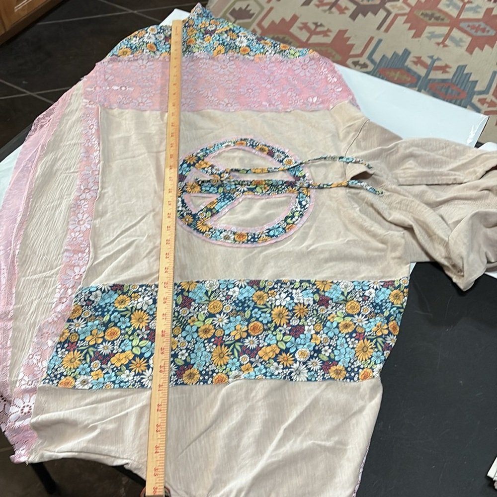 POL Floral Peace Sign Blouse - Pink and Blue - Picture 11 of 13